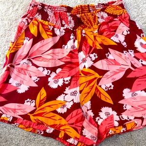 Loft summer shorts with pockets and ruffle on the bottom